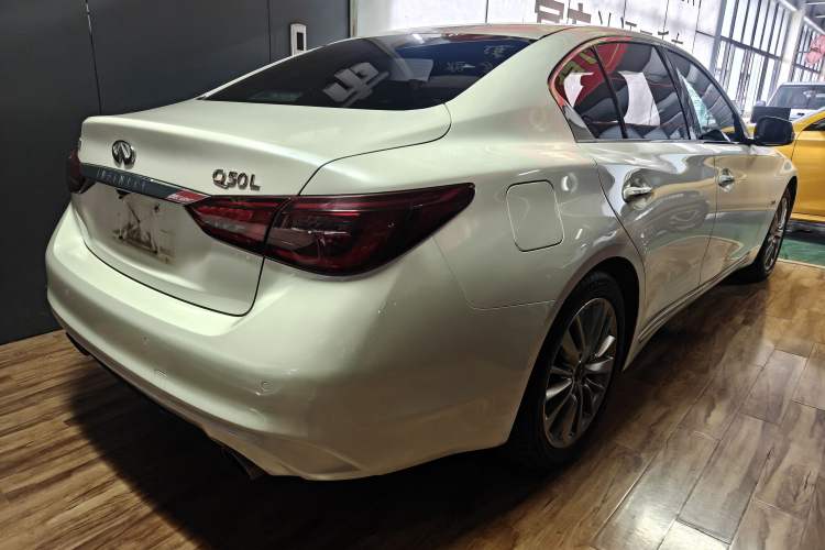 Used Infiniti Q50L 2018 2.0T Comfort Edition China VI Standard Rear Right 45 Deg