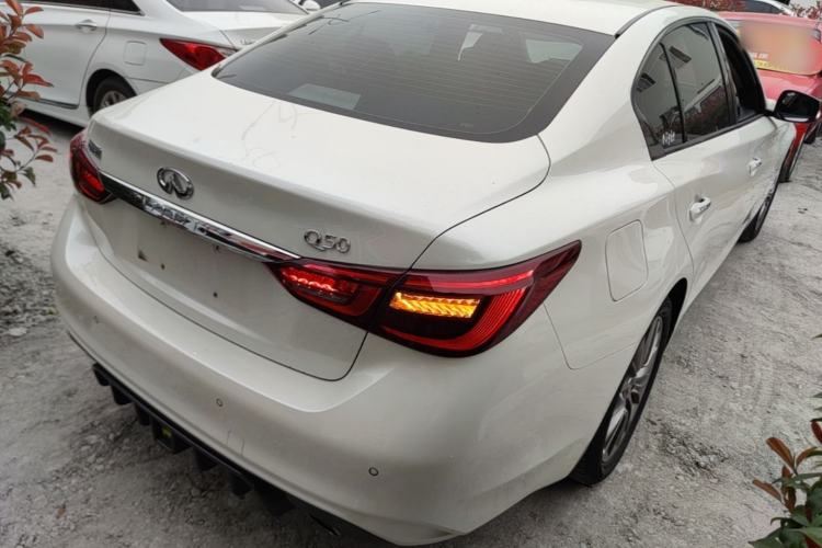 Used Infiniti Q50L 2018 2.0T Enjoyment Version China VI Standard Rear Right 45 Deg