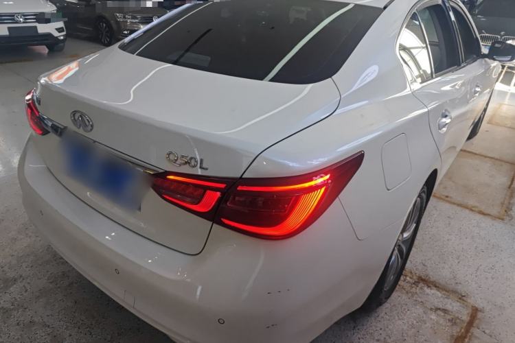 Used Infiniti Q50L 2018 2.0T Comfort Edition China VI Standard Rear Right 45 Deg