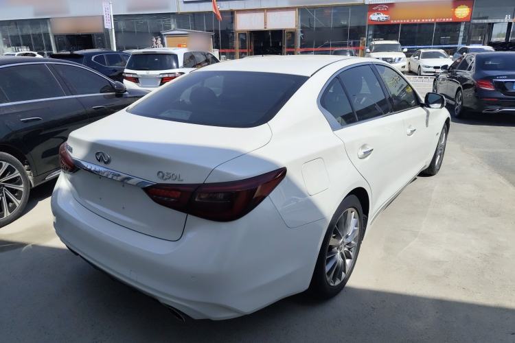 Used Infiniti Q50L 2018 2.0T Enjoyment Version China VI Standard Rear Right 45 Deg