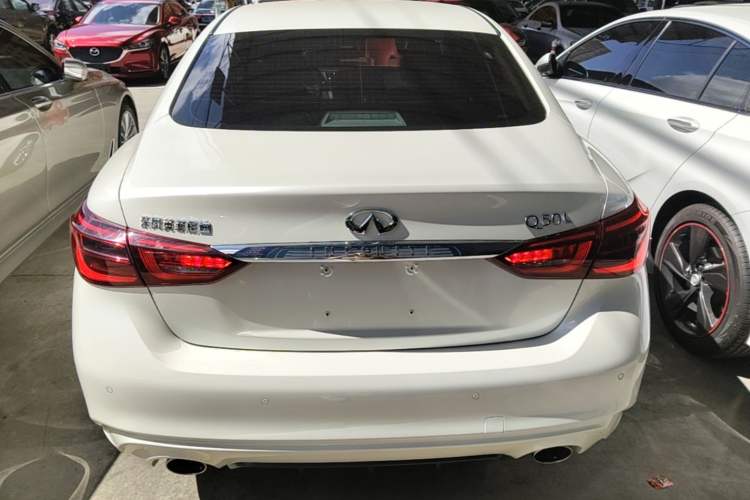 Used Infiniti Q50L 2018 2.0T Enjoyment Version China VI Standard Rear
