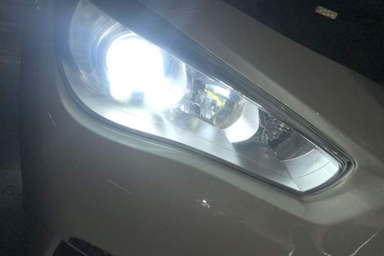 Used Infiniti Q50L 2018 2.0T Comfort Edition China VI Standard Right Front Headlight