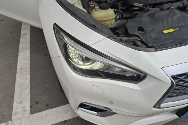 Used Infiniti Q50L 2018 2.0T Enjoyment Edition China V standard Right Front Headlight
