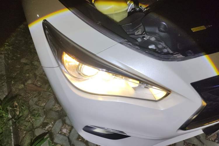 Used Infiniti Q50L 2018 2.0T Comfort Edition China V Standard Right Front Headlight