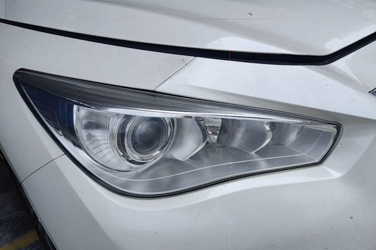 Used Infiniti Q50L 2018 2.0T Comfort Edition China VI Standard Right Front Headlight