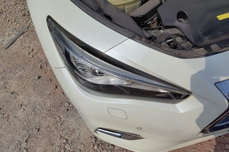 Used Infiniti Q50L 2018 2.0T Enjoyment Edition China V standard Right Front Headlight