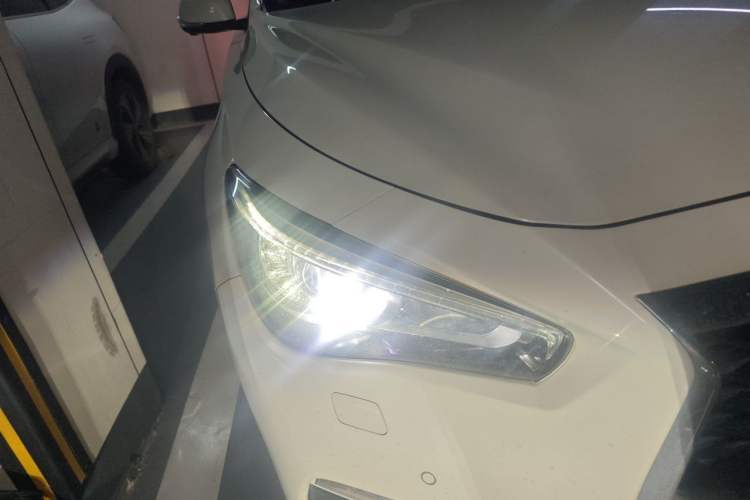 Used Infiniti Q50L 2018 2.0T Enjoyment Edition China V standard Right Front Headlight