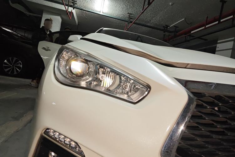Used Infiniti Q50L 2018 2.0T Comfort Edition China VI Standard Right Front Headlight