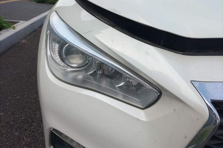Used Infiniti Q50L 2018 2.0T Comfort Edition China VI Standard Right Front Headlight