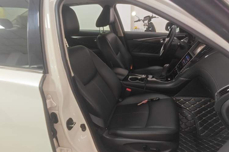 Used Infiniti Q50L 2018 2.0T Comfort Edition China VI Standard Right Front Seat