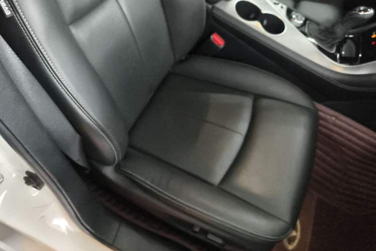 Used Infiniti Q50L 2018 2.0T Comfort Edition China V Standard Right Front Seat