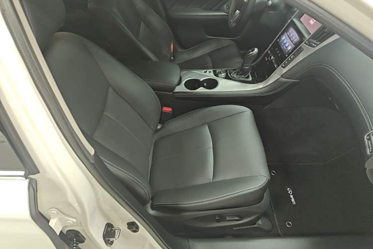 Used Infiniti Q50L 2018 2.0T Enjoyment Edition China V standard Right Front Seat