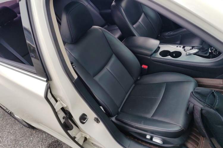 Used Infiniti Q50L 2018 2.0T Enjoyment Version China VI Standard Right Front Seat
