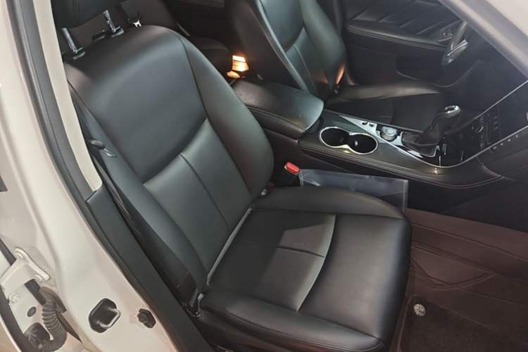 Used Infiniti Q50L 2018 2.0T Comfort Edition China VI Standard Right Front Seat