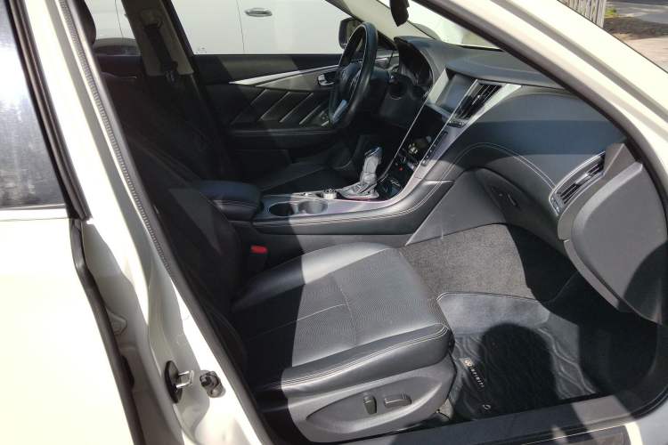 Used Infiniti Q50L 2018 2.0T Enjoyment Version China VI Standard Right Front Seat