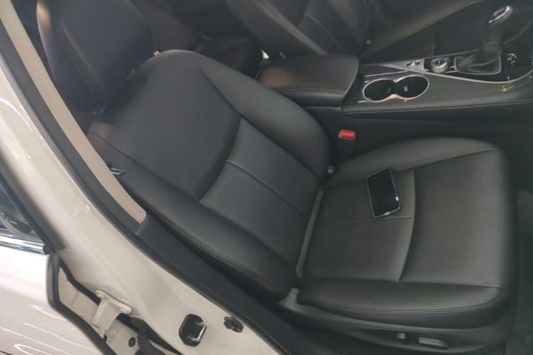 Used Infiniti Q50L 2018 2.0T Comfort Edition China V Standard Right Front Seat