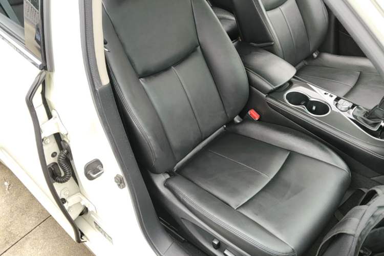Used Infiniti Q50L 2018 2.0T Comfort Edition China V Standard Right Front Seat