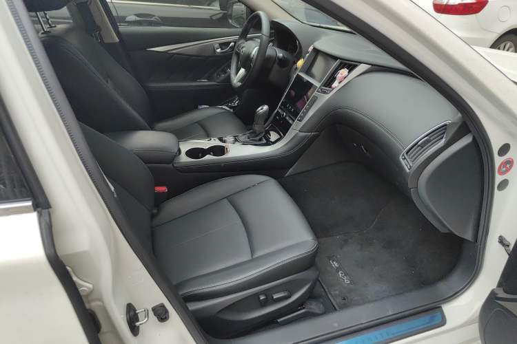Used Infiniti Q50L 2018 2.0T Enjoyment Version China VI Standard Right Front Seat