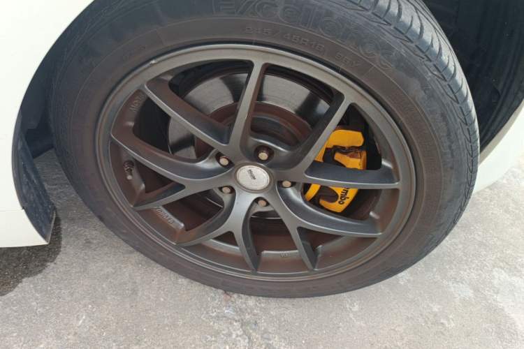 Used Infiniti Q50L 2018 2.0T Comfort Edition China VI Standard Right Front Wheel Hub