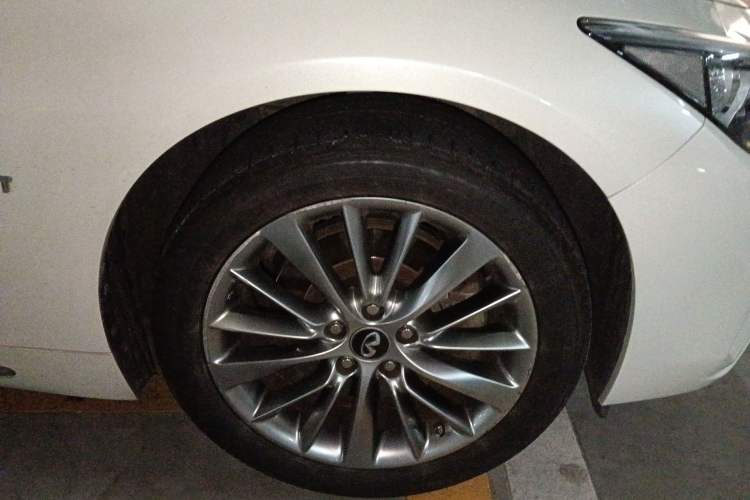 Used Infiniti Q50L 2018 2.0T Enjoyment Version China VI Standard Right Front Wheel Hub