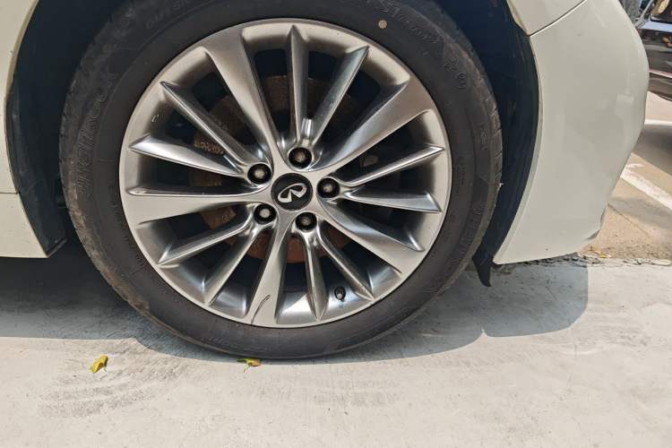 Used Infiniti Q50L 2018 2.0T Enjoyment Version China V Standard Right Front Wheel Hub
