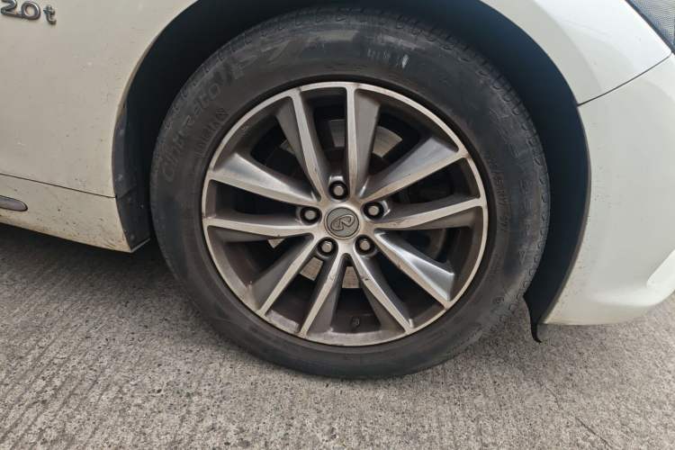 Used Infiniti Q50L 2018 2.0T Comfort Edition China V Standard Right Front Wheel Hub