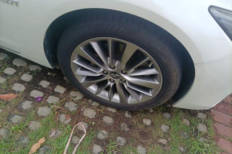 Used Infiniti Q50L 2018 2.0T Enjoyment Version China VI Standard Right Front Wheel Hub