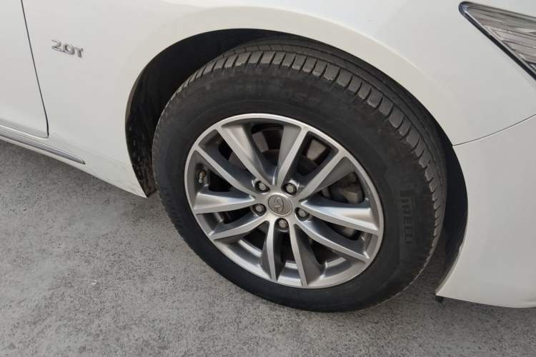 Used Infiniti Q50L 2018 2.0T Comfort Edition China VI Standard Right Front Wheel Hub