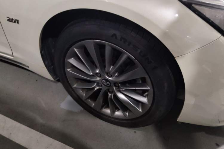 Used Infiniti Q50L 2018 2.0T Enjoyment Version China VI Standard Right Front Wheel Hub