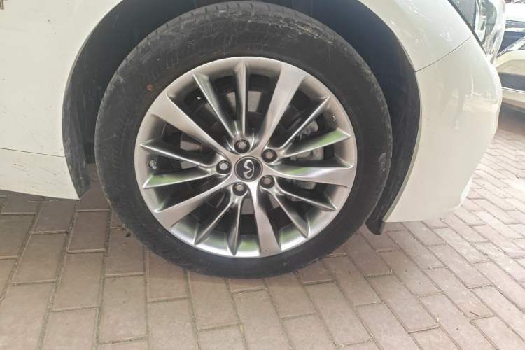 Used Infiniti Q50L 2018 2.0T Enjoyment Version China V Standard Right Front Wheel Hub