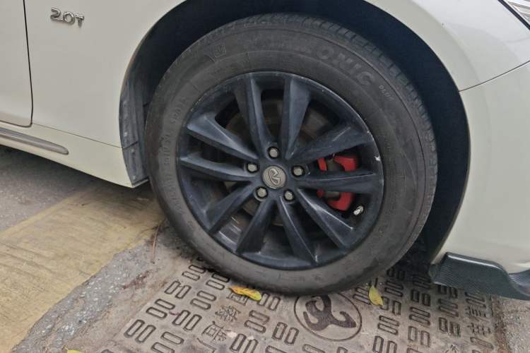 Used Infiniti Q50L 2018 2.0T Comfort Edition China VI Standard Right Front Wheel Hub