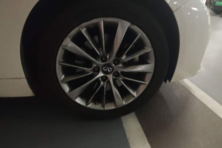 Used Infiniti Q50L 2018 2.0T Enjoyment Version China VI Standard Right Front Wheel Hub