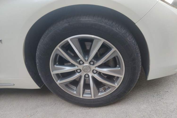 Used Infiniti Q50L 2018 2.0T Comfort Edition China VI Standard Right Front Wheel Hub