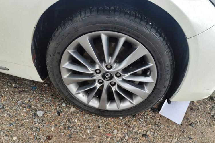 Used Infiniti Q50L 2018 2.0T Enjoyment Version China VI Standard Right Front Wheel Hub