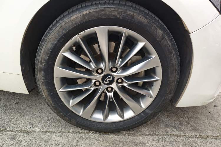 Used Infiniti Q50L 2018 2.0T Enjoyment Version China V Standard Right Front Wheel Hub