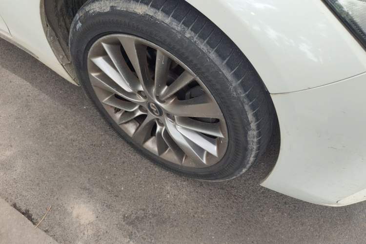 Used Infiniti Q50L 2018 2.0T Enjoyment Edition China V standard Right Front Wheel Hub