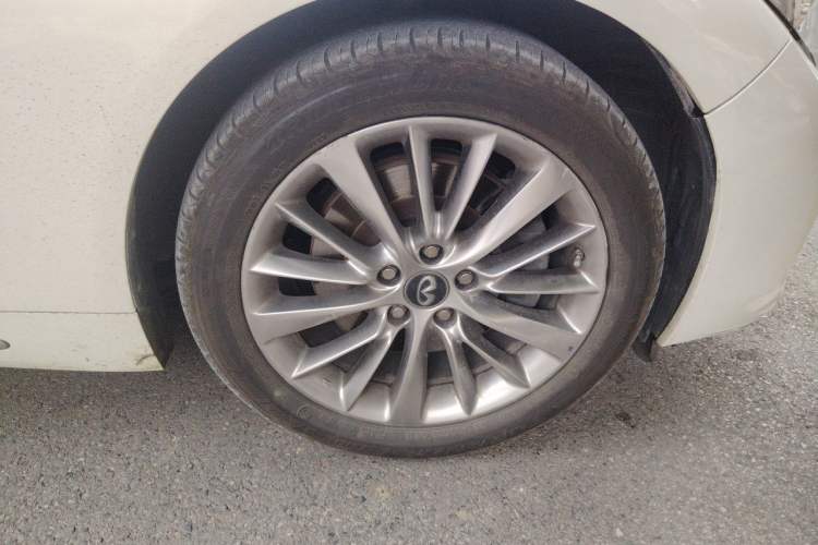 Used Infiniti Q50L 2018 2.0T Enjoyment Version China VI Standard Right Front Wheel Hub