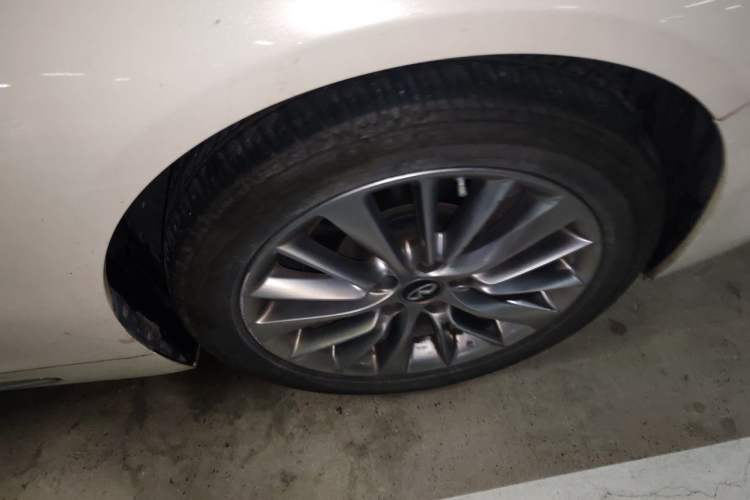 Used Infiniti Q50L 2018 2.0T Enjoyment Version China VI Standard Right Front Wheel Hub