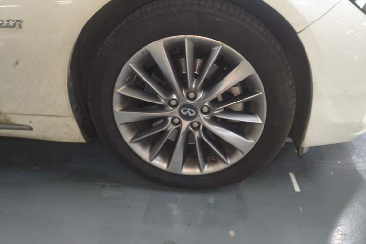 Used Infiniti Q50L 2018 2.0T Enjoyment Edition China V standard Right Front Wheel Hub