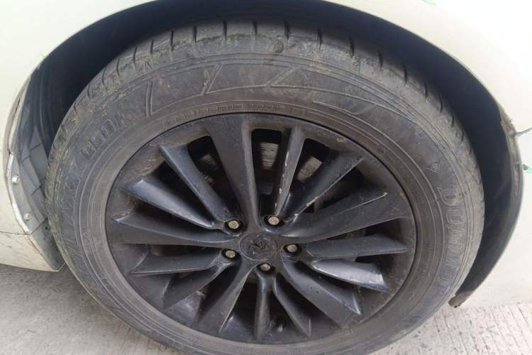 Used Infiniti Q50L 2018 2.0T Enjoyment Edition China V standard Right Front Wheel Hub