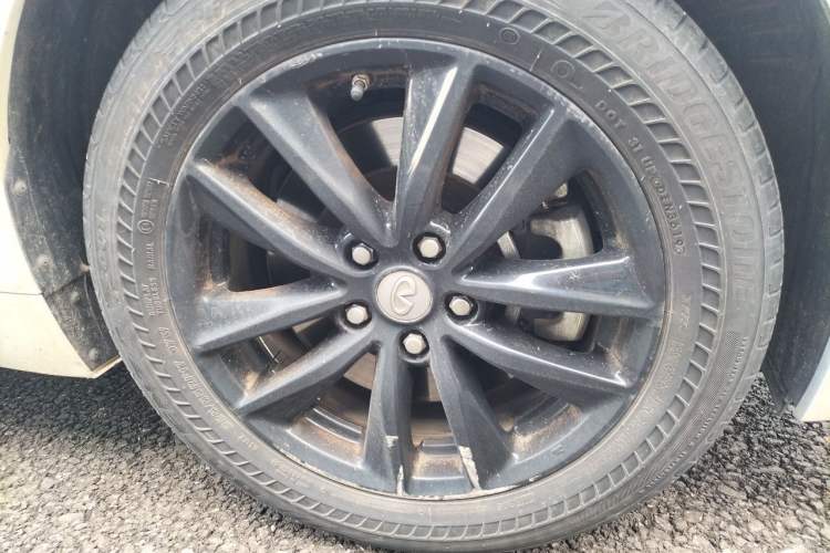 Used Infiniti Q50L 2018 2.0T Comfort Edition China VI Standard Right Front Wheel Hub