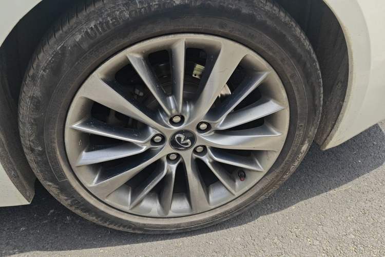 Used Infiniti Q50L 2018 2.0T Enjoyment Version China V Standard Right Front Wheel Hub