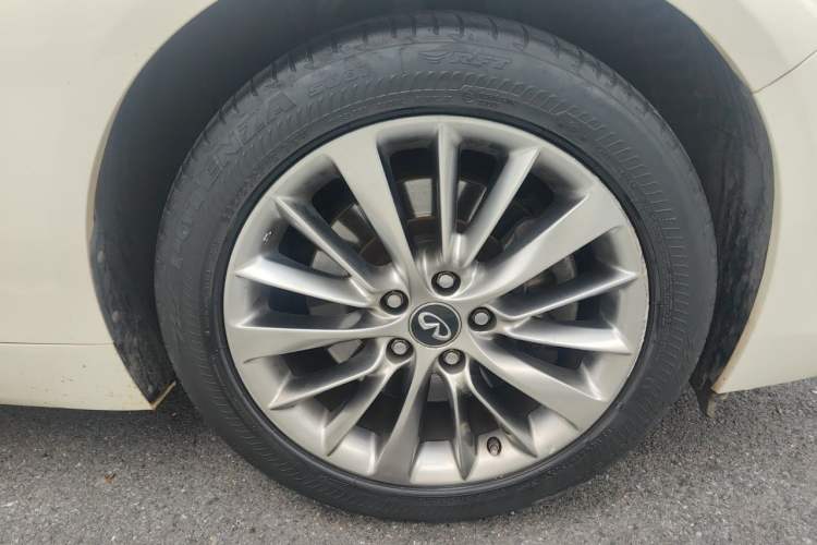 Used Infiniti Q50L 2018 2.0T Enjoyment Version China V Standard Right Front Wheel Hub