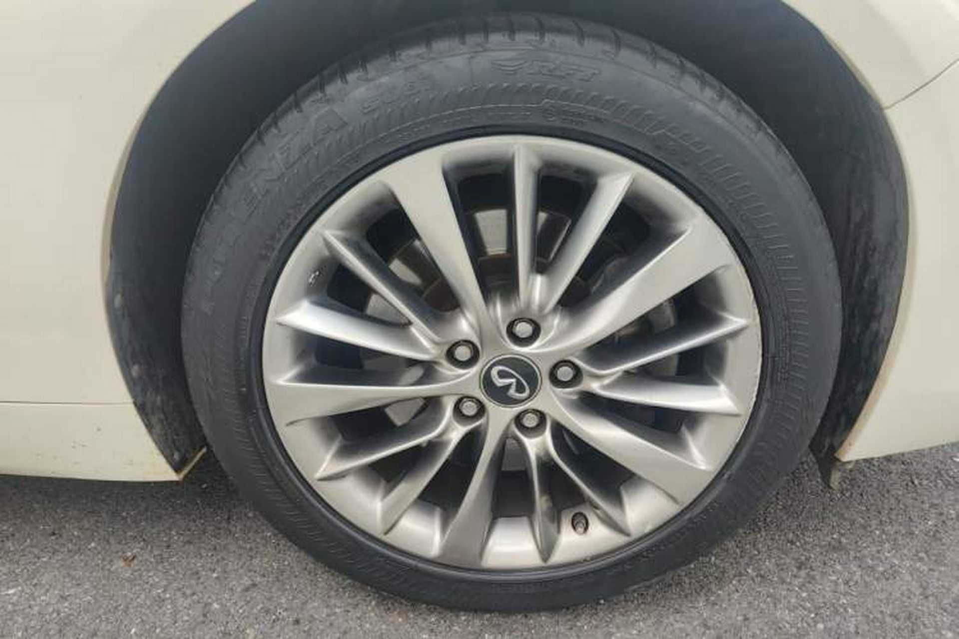 Used Infiniti Q50L 2018 2.0T Enjoyment Version China V Standard Right Front Wheel Hub