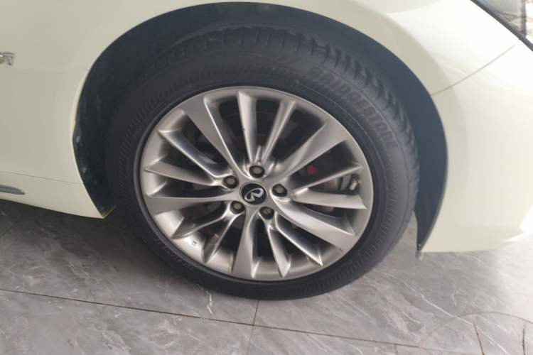 Used Infiniti Q50L 2018 2.0T Enjoyment Version China VI Standard Right Front Wheel Hub