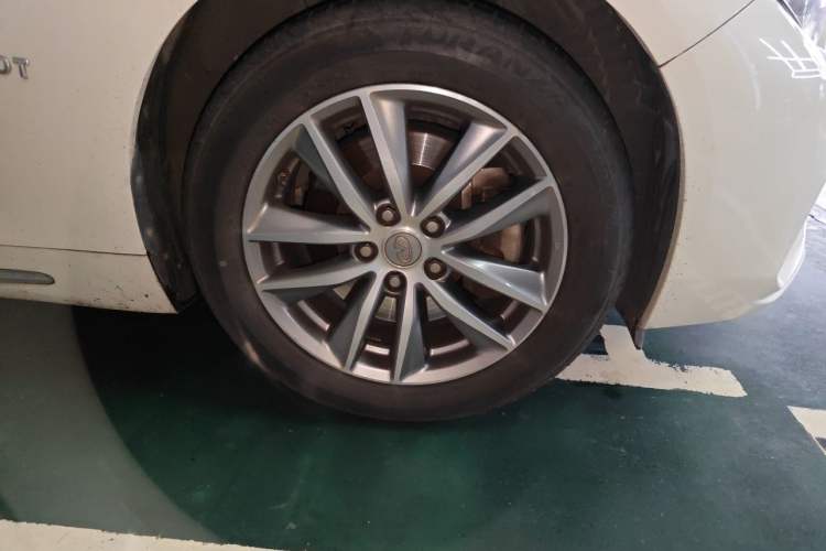 Used Infiniti Q50L 2018 2.0T Comfort Edition China V Standard Right Front Wheel Hub