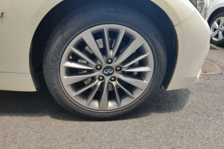 Used Infiniti Q50L 2018 2.0T Enjoyment Version China V Standard Right Front Wheel Hub