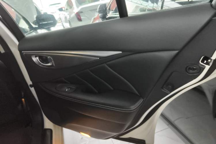 Used Infiniti Q50L 2018 2.0T Comfort Edition China V Standard Right Rear Door Interior