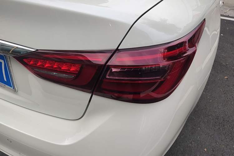 Used Infiniti Q50L 2018 2.0T Enjoyment Version China VI Standard Right Rear Taillight