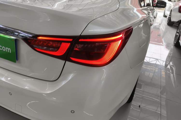 Used Infiniti Q50L 2018 2.0T Comfort Edition China V Standard Right Rear Taillight